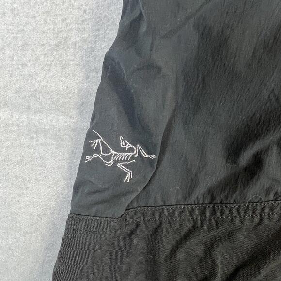 Arcteryx Adventure Shorts Mens 38 Charcoal Gray Canvas Cargo 11" Inseam - Picture 5 of 7